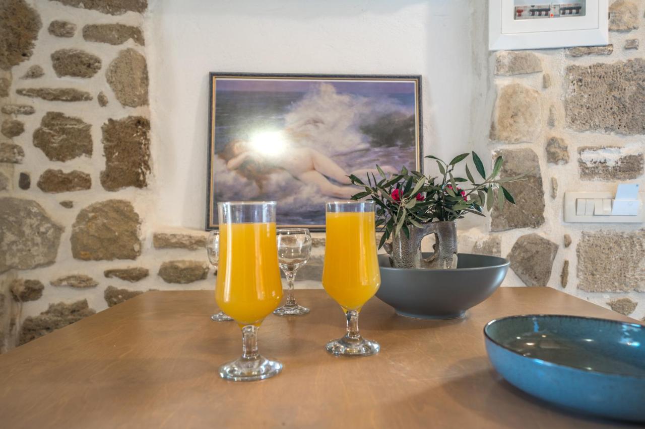 Mary'S Stone House Apartment ฟาลาซาร์นา ภายนอก รูปภาพ